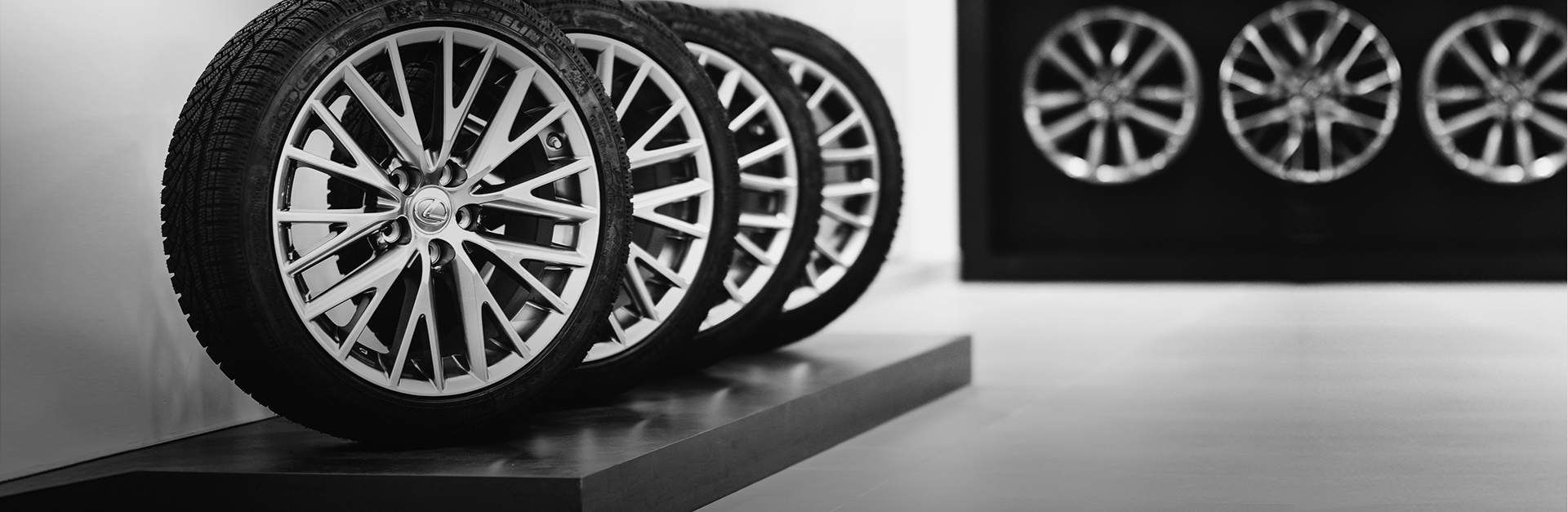 exus-parts-and-service-accessories-hero